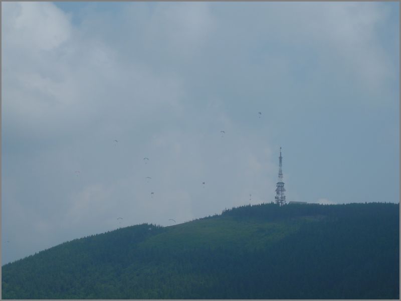 niebo nad szczytem zagcio si nieco